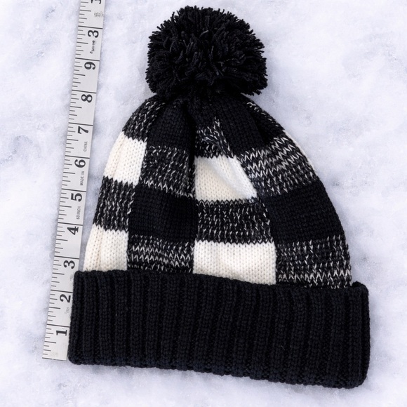 TRENDY Black & White Buffalo Check Pom Winter Hat Beanie - Picture 2 of 4